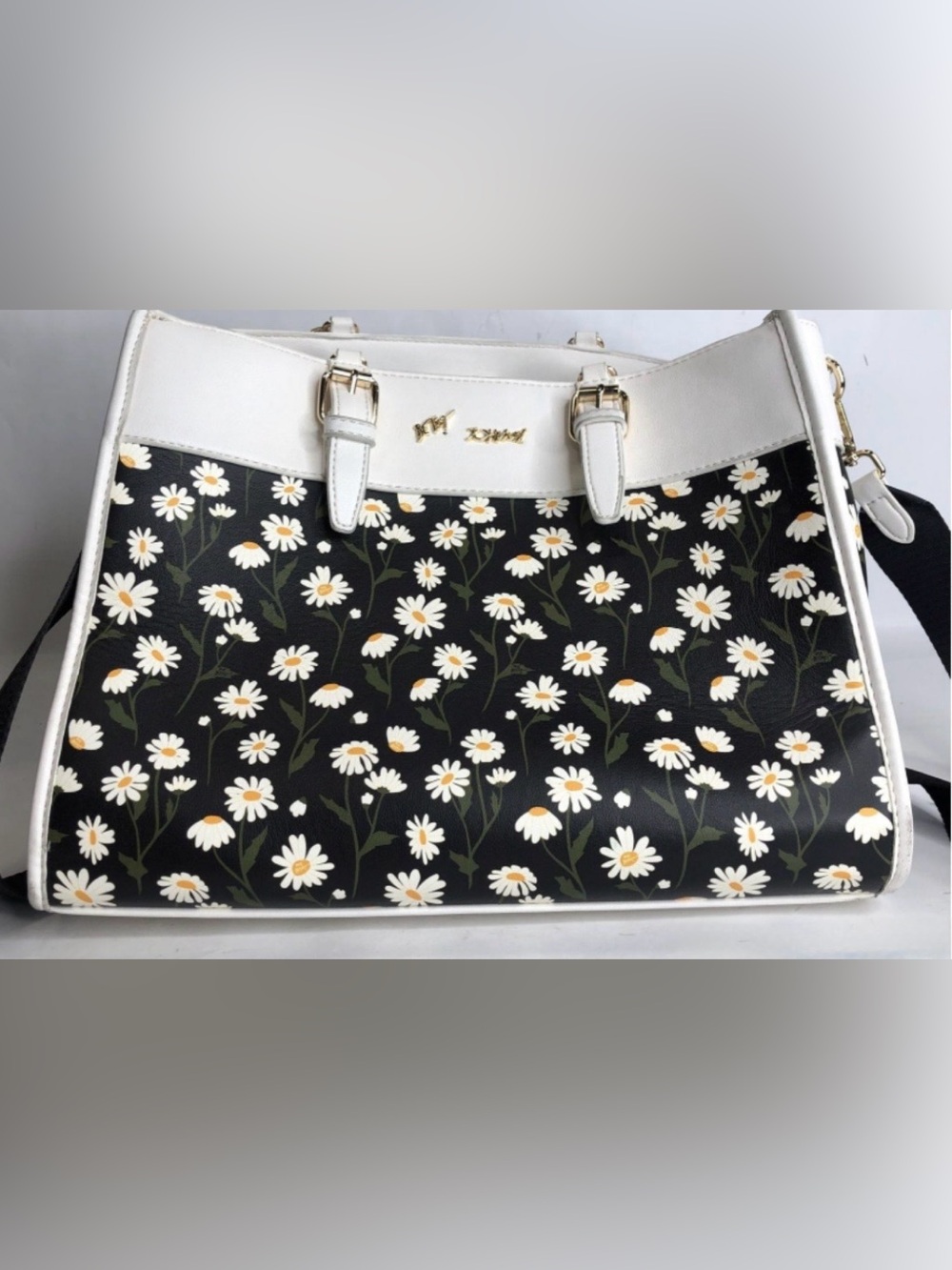 Betsey Johnson White Daisy Satchel👛✨
